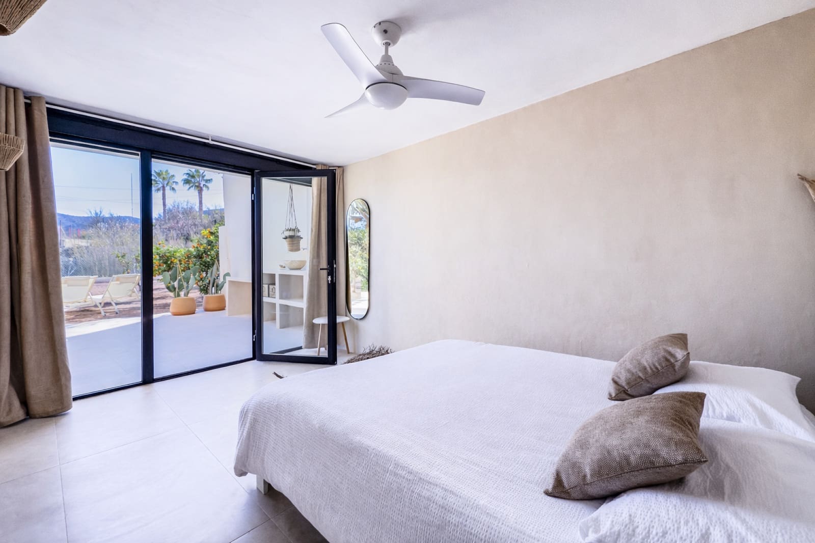 8 makuuhuone Huvila myytävänä paikassa La Romana mukana uima-altaan - 698 000 € (Ref: 9660798)