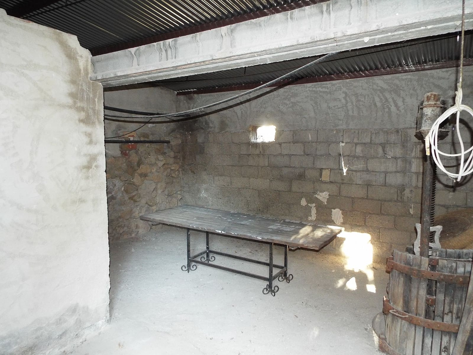 12 bedroom Finca/Country House for sale in Mahoya with pool garage - € 250,000 (Ref: 9665813)