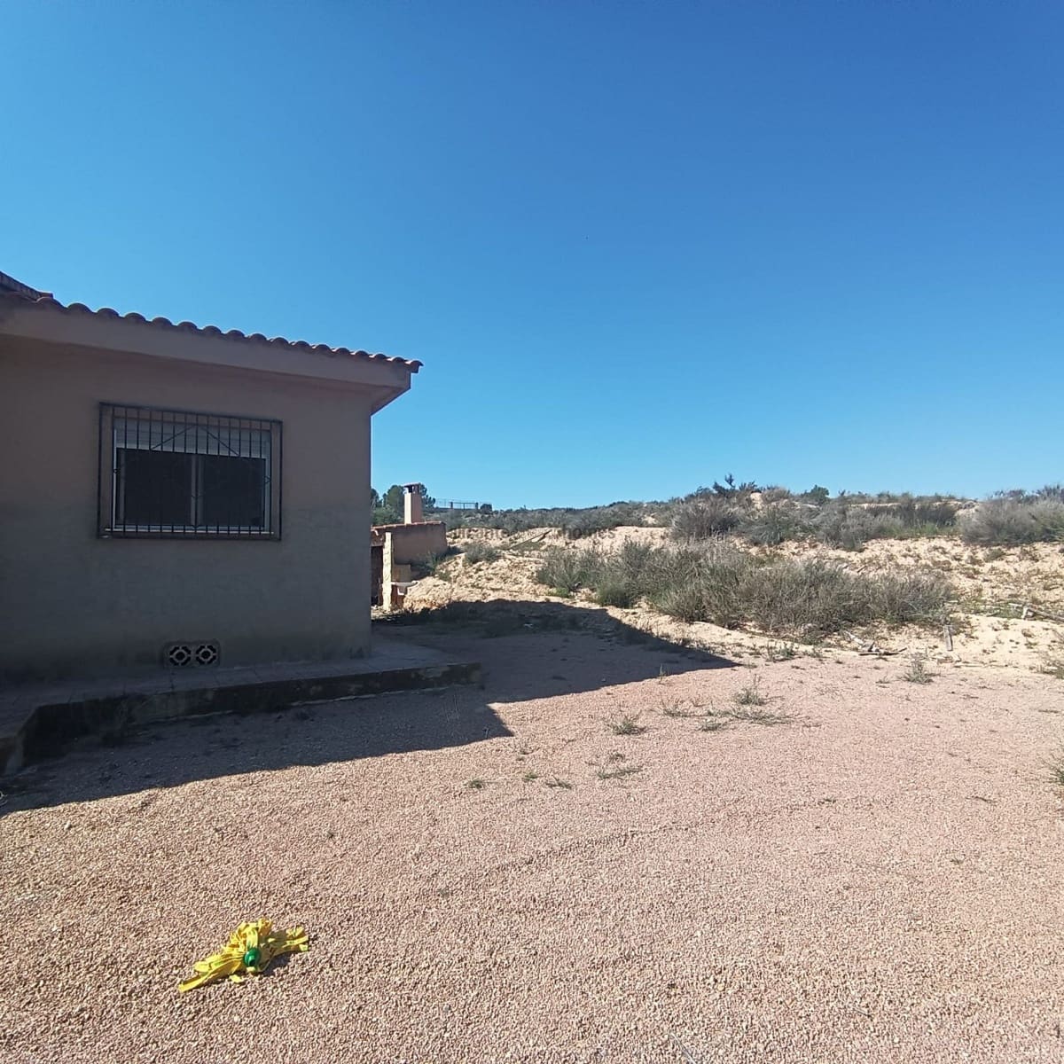 6 bedroom Villa for sale in Elda with pool garage - € 190,000 (Ref: 9669889)