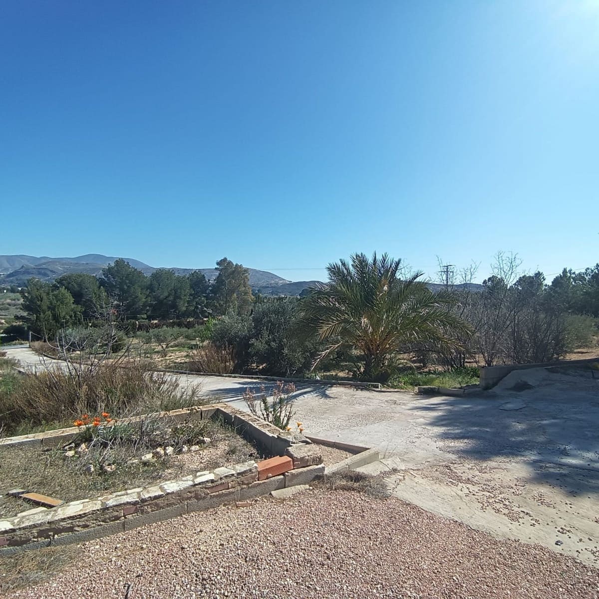 6 bedroom Villa for sale in Elda with pool garage - € 190,000 (Ref: 9669889)