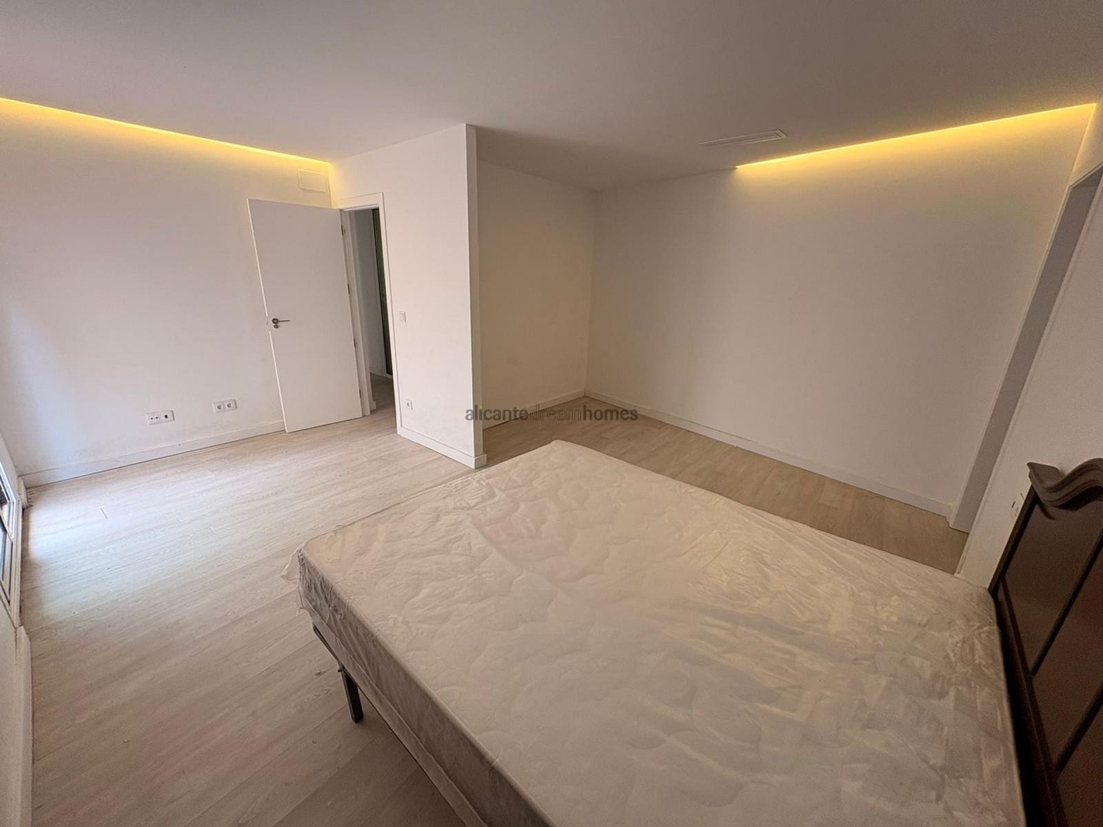 3 sypialnia Apartament na sprzedaż w Crevillente / Crevillent - 211 000 € (Ref: 9673764)