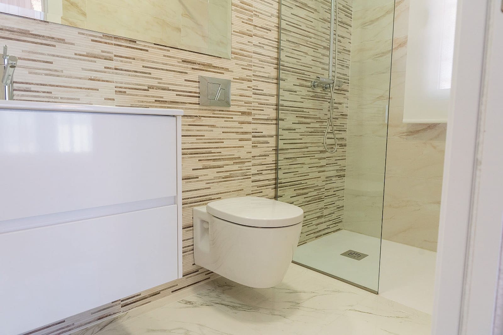 3 chambre Villa/Maison à vendre à Villamartin avec piscine - 385 000 € (Ref: 9682286)