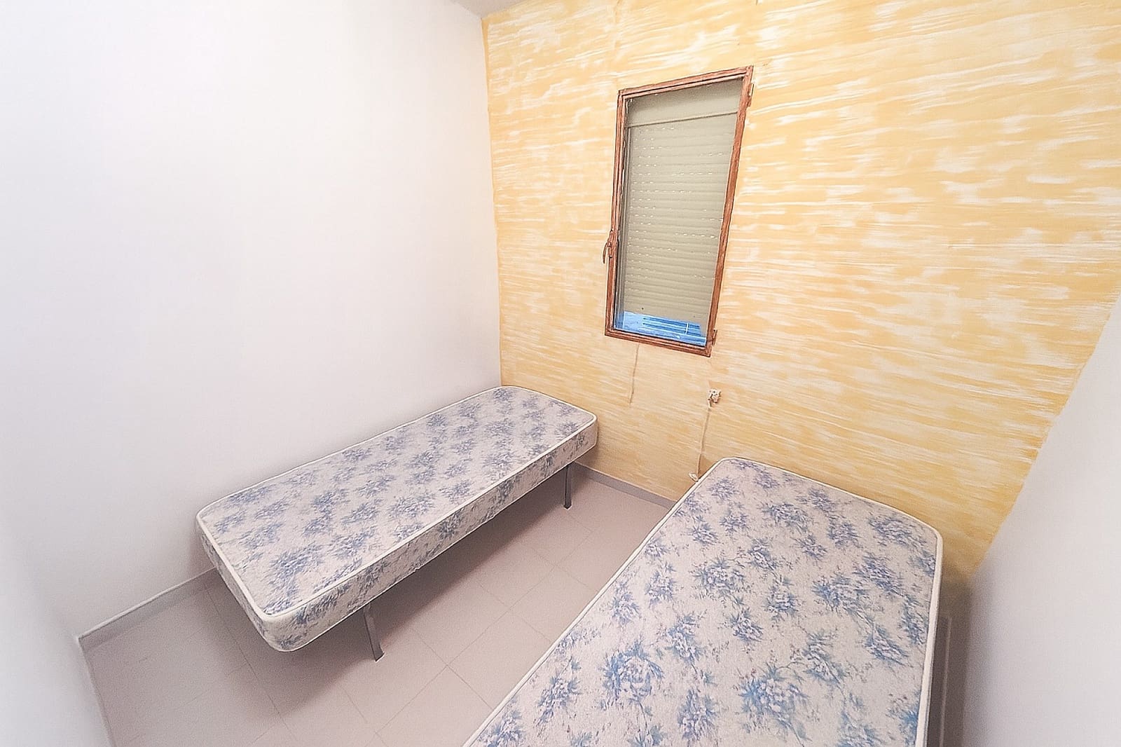 9 sovrum Semi-fristående Villa till salu i Sax med garage - 220 000 € (Ref: 9682336)