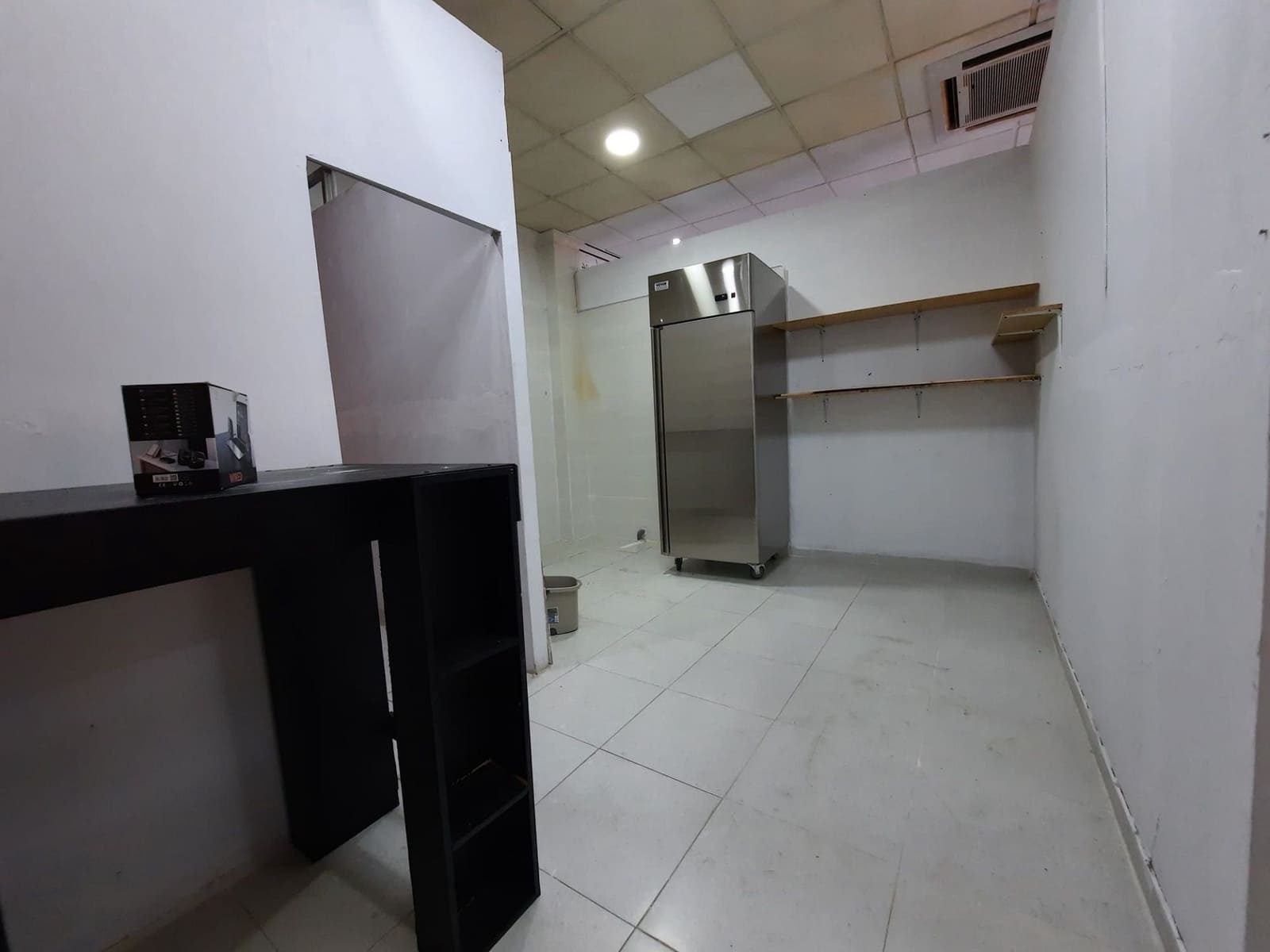 Kaupallinen myytävänä paikassa Petrel / Petrer - 59 000 € (Ref: 9685984)