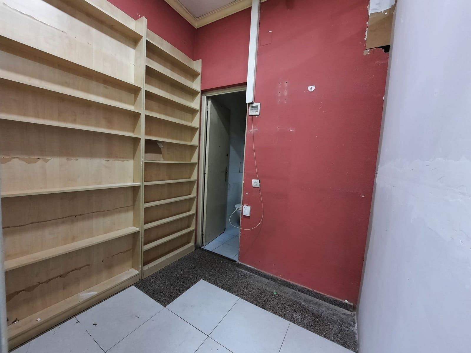 Kaupallinen myytävänä paikassa Petrel / Petrer - 59 000 € (Ref: 9685984)