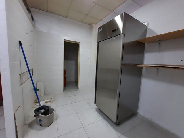 Kommersiell til salgs i Petrel / Petrer - € 59 000 (Ref: 9685984)