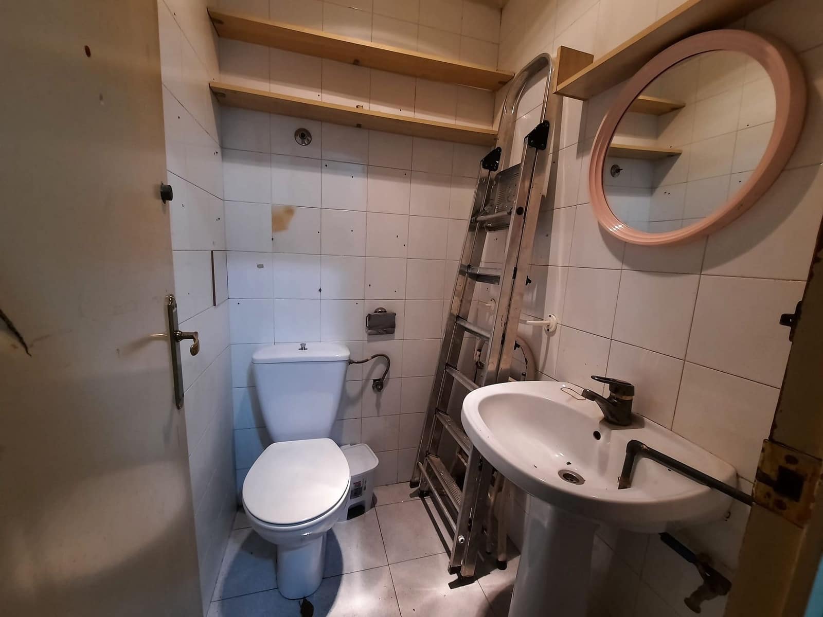 Kaupallinen myytävänä paikassa Petrel / Petrer - 59 000 € (Ref: 9685984)