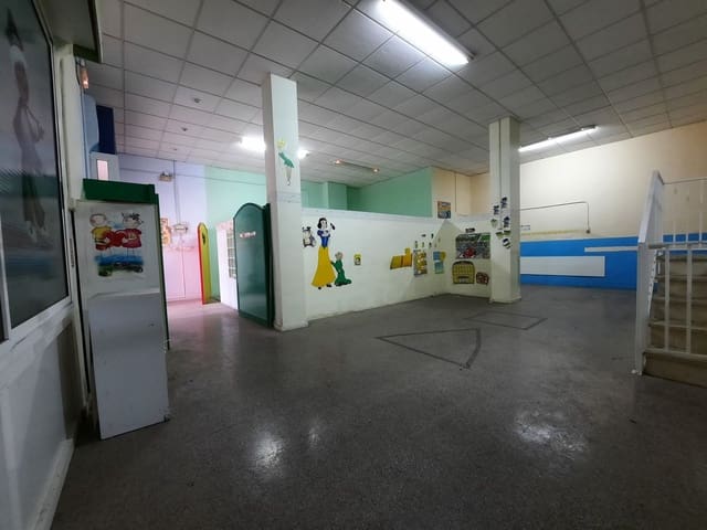 Kaupallinen myytävänä paikassa Petrel / Petrer - 67 000 € (Ref: 9685985)