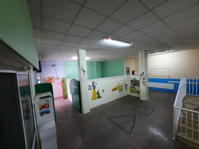 Kaupallinen myytävänä paikassa Petrel / Petrer - 67 000 € (Ref: 9685985)