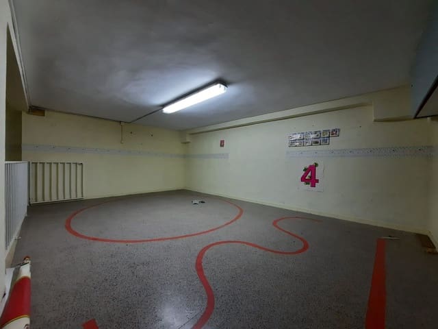 Kaupallinen myytävänä paikassa Petrel / Petrer - 67 000 € (Ref: 9685985)