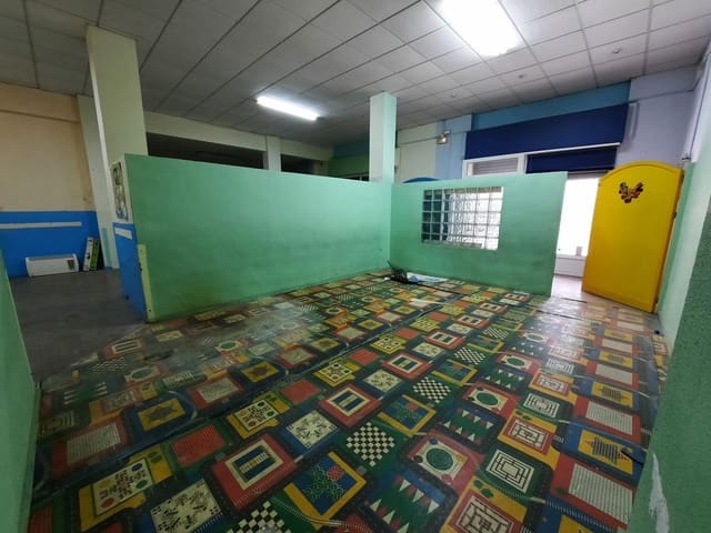 Kaupallinen myytävänä paikassa Petrel / Petrer - 67 000 € (Ref: 9685985)