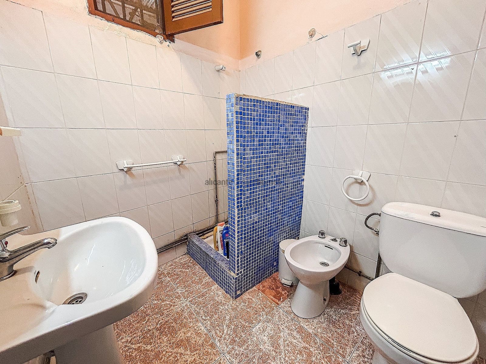 4 sypialnia Finka/Dom wiejski na sprzedaż w Crevillente / Crevillent z basenem garażem - 130 000 € (Ref: 9685986)