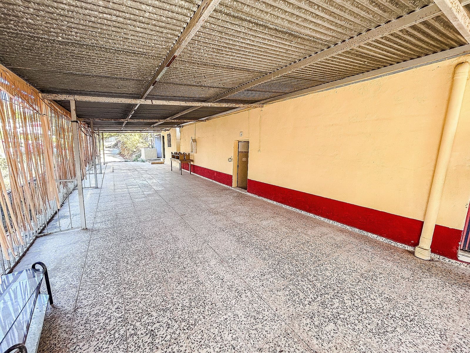 4 bedroom Finca/Country House for sale in Crevillente / Crevillent with pool garage - € 130,000 (Ref: 9685987)