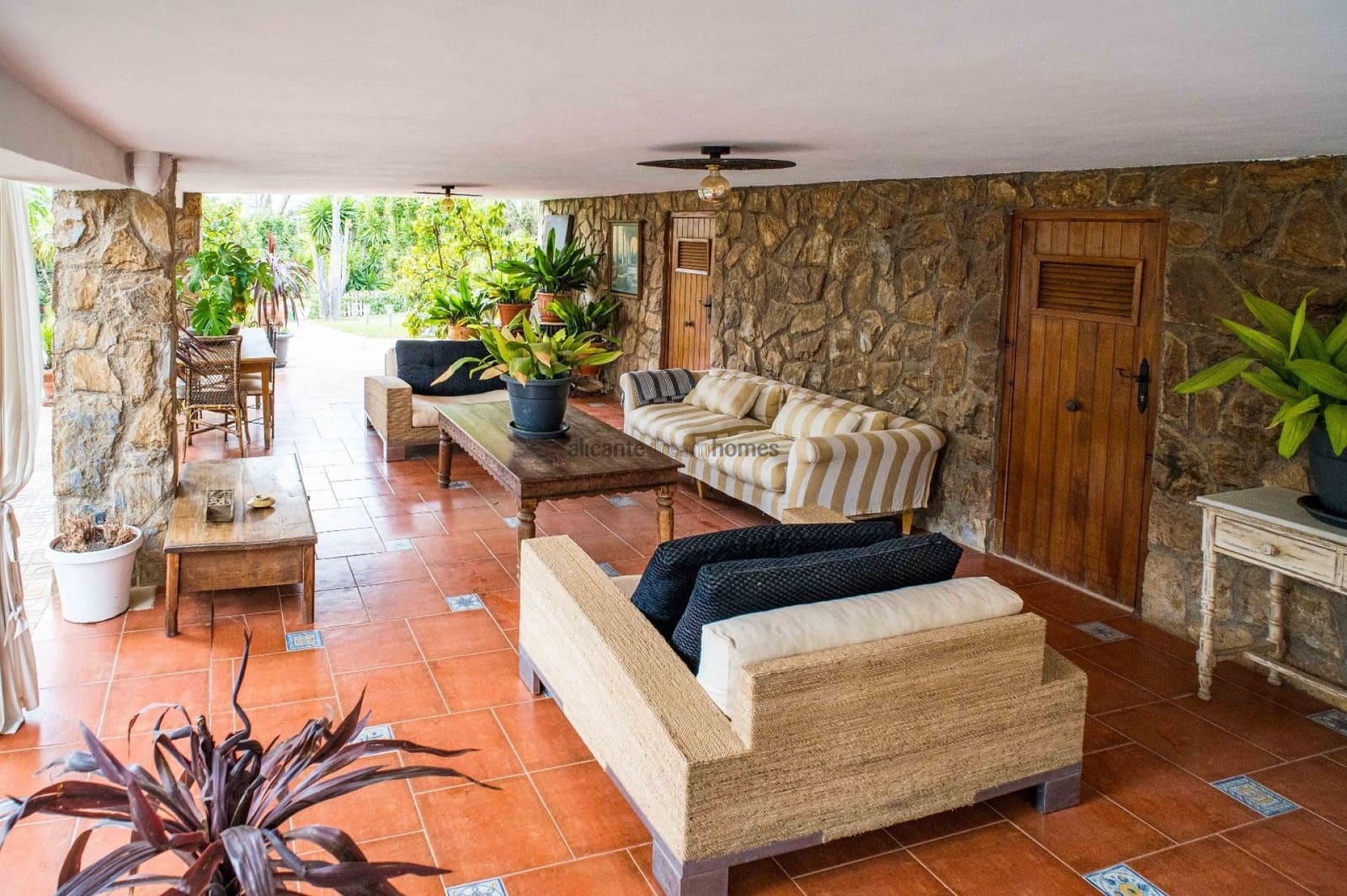 4 chambre Villa/Maison à vendre à Petrel / Petrer avec piscine garage - 490 000 € (Ref: 9698002)