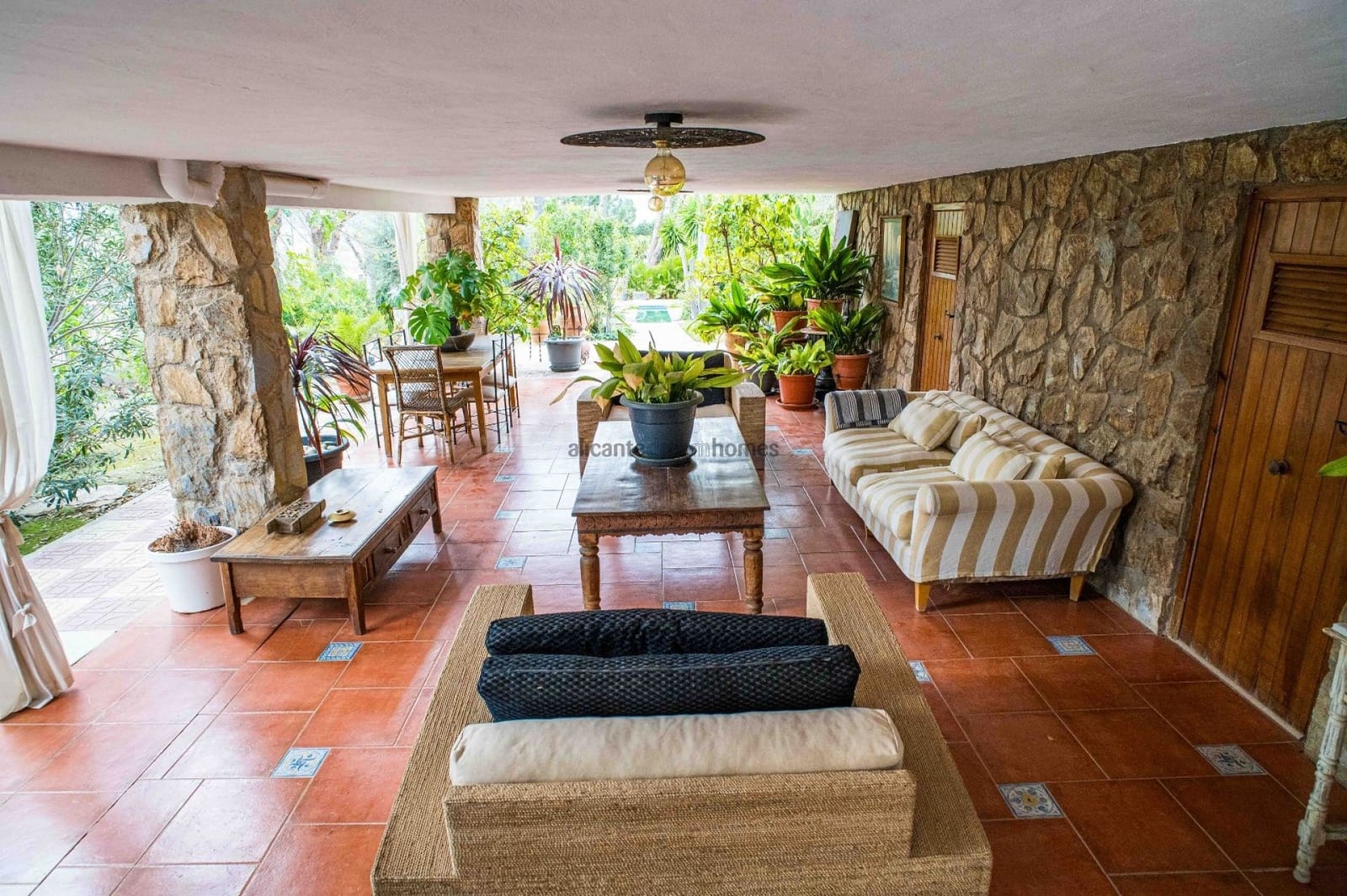 4 chambre Villa/Maison à vendre à Petrel / Petrer avec piscine garage - 490 000 € (Ref: 9698002)