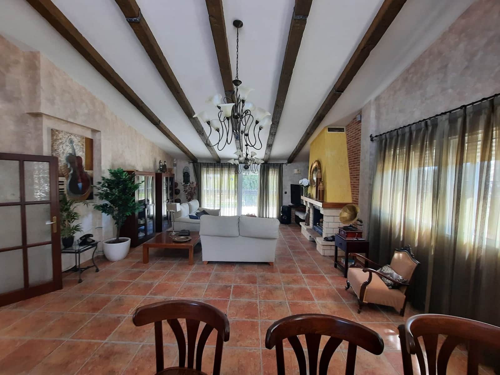 6 bedroom Villa for sale in Sax with pool garage - € 448,000 (Ref: 9698003)