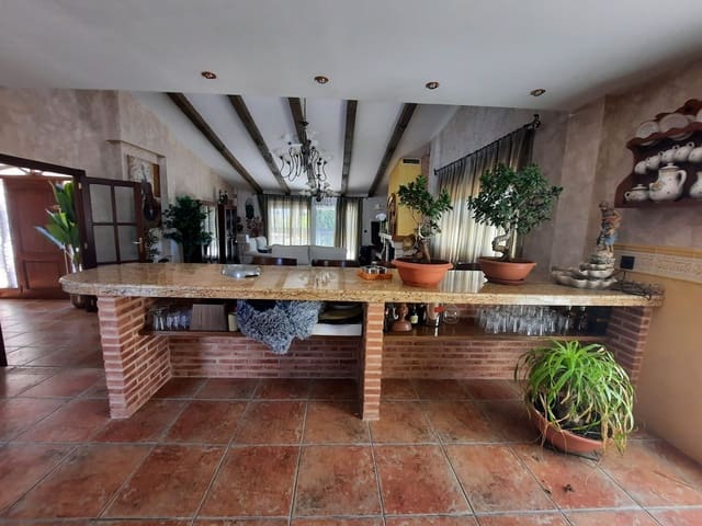 6 soveværelse Villa til salg i Sax med swimmingpool garage - € 448.000 (Ref: 9698003)