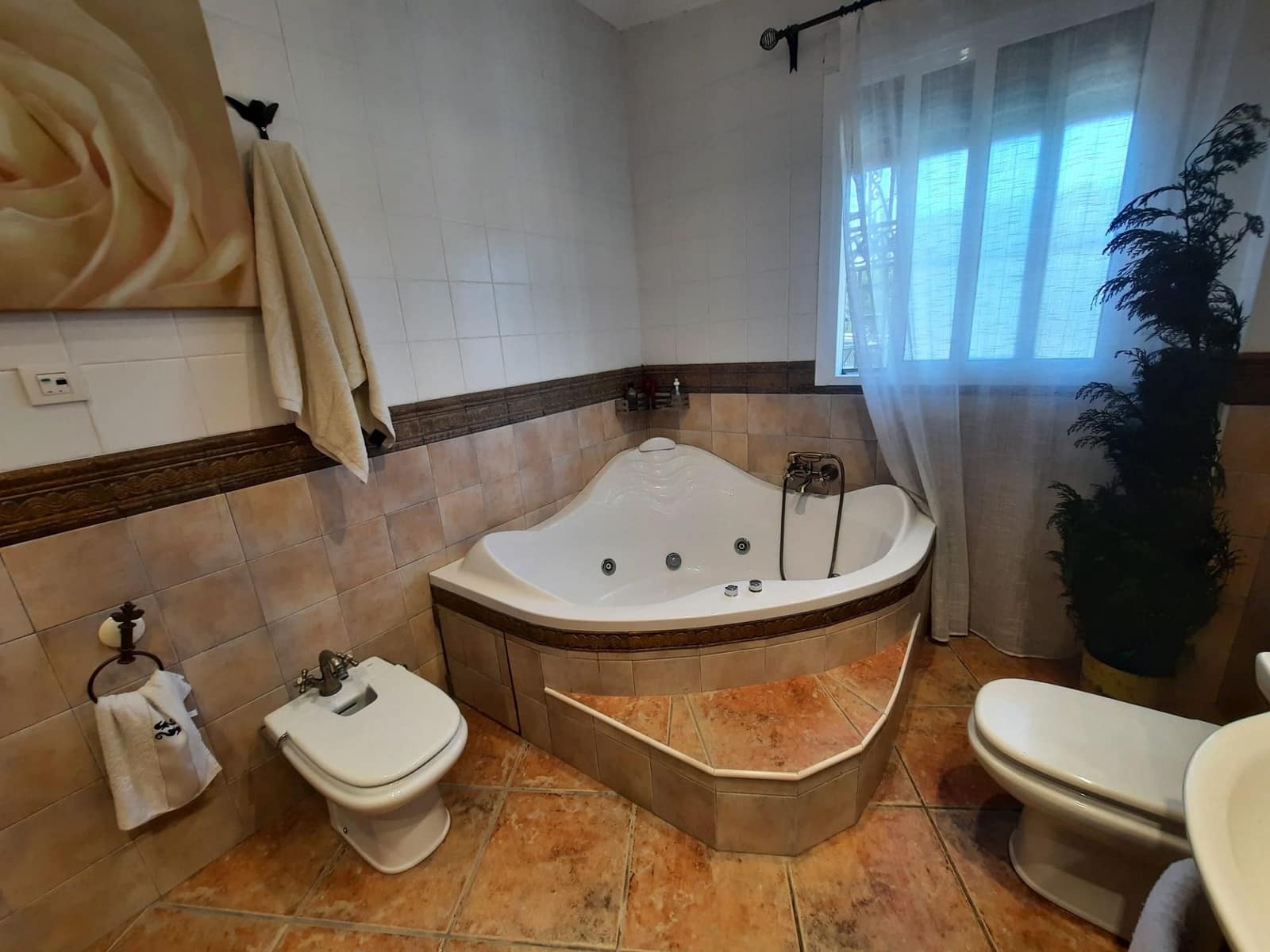 6 bedroom Villa for sale in Sax with pool garage - € 448,000 (Ref: 9698003)