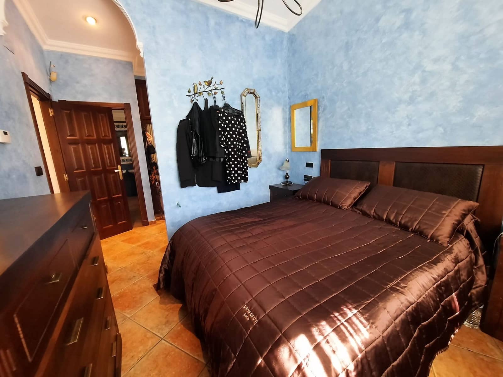 6 bedroom Villa for sale in Sax with pool garage - € 448,000 (Ref: 9698003)