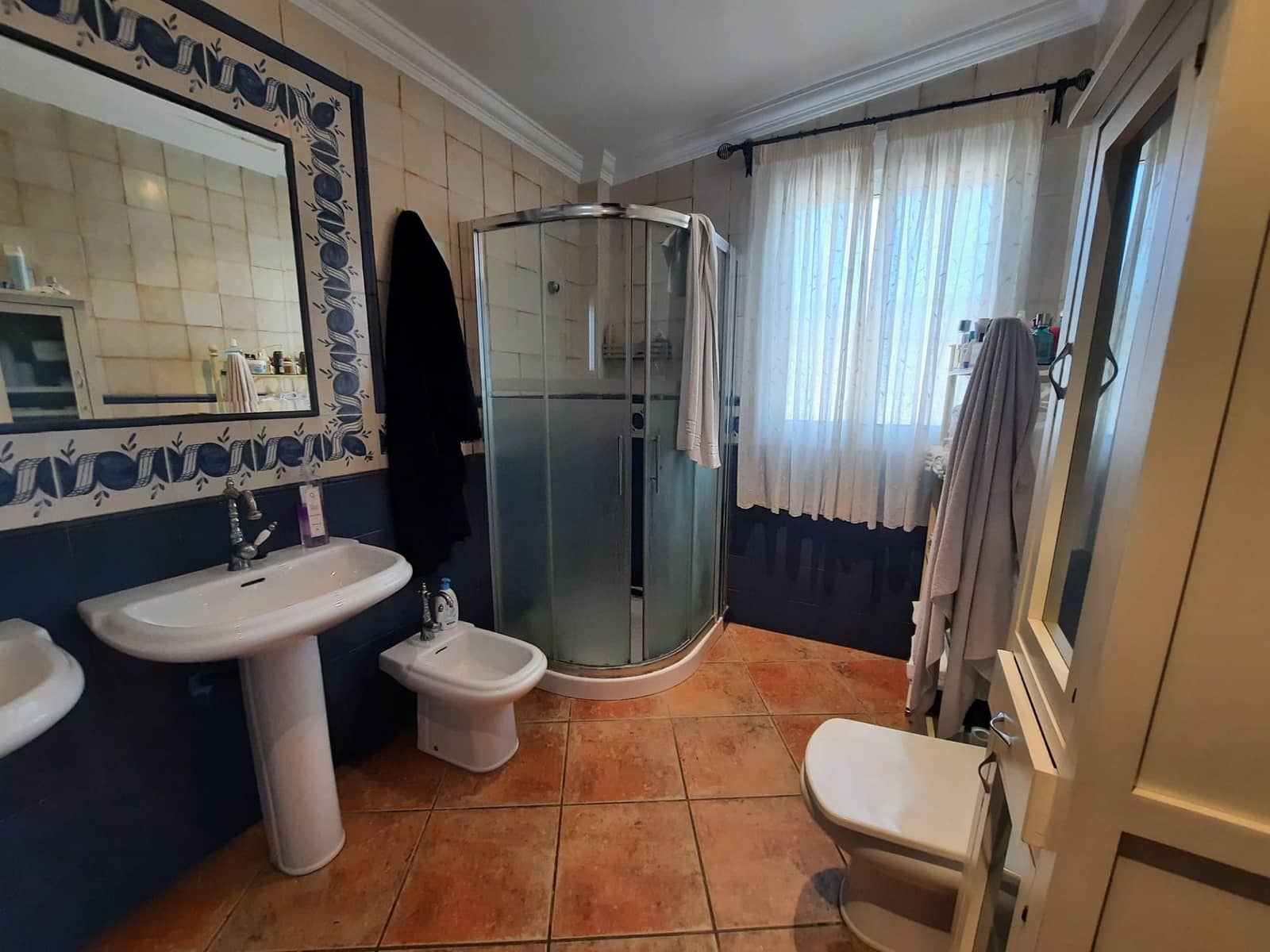 6 bedroom Villa for sale in Sax with pool garage - € 448,000 (Ref: 9698003)