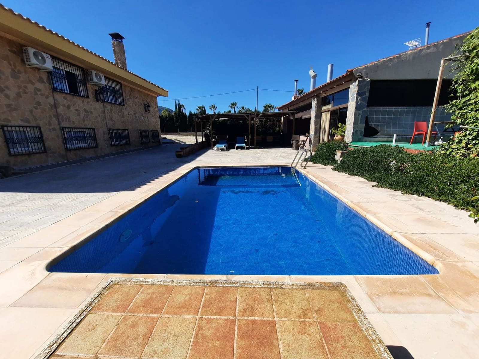 6 bedroom Villa for sale in Sax with pool garage - € 448,000 (Ref: 9698003)