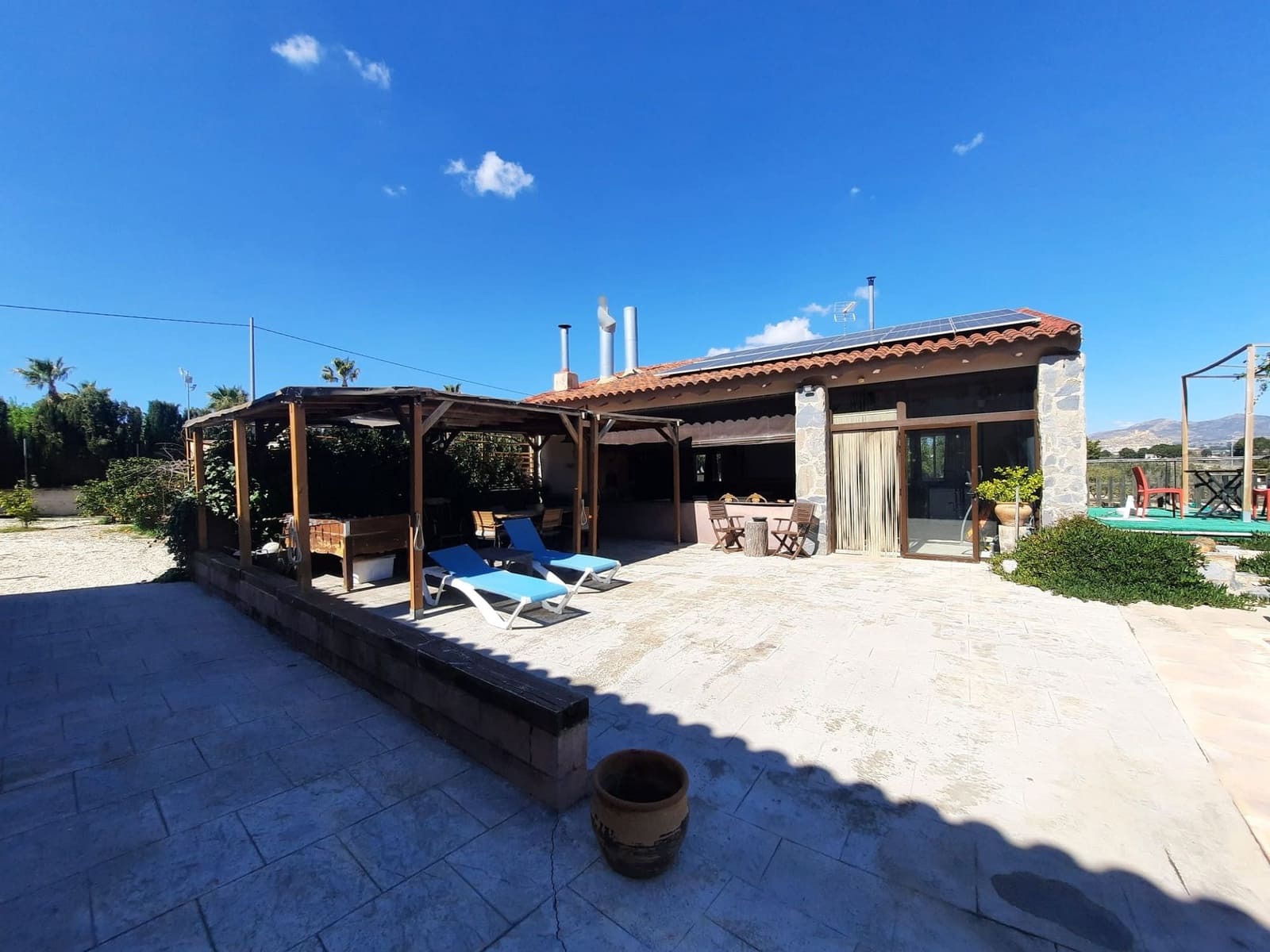 6 bedroom Villa for sale in Sax with pool garage - € 448,000 (Ref: 9698003)