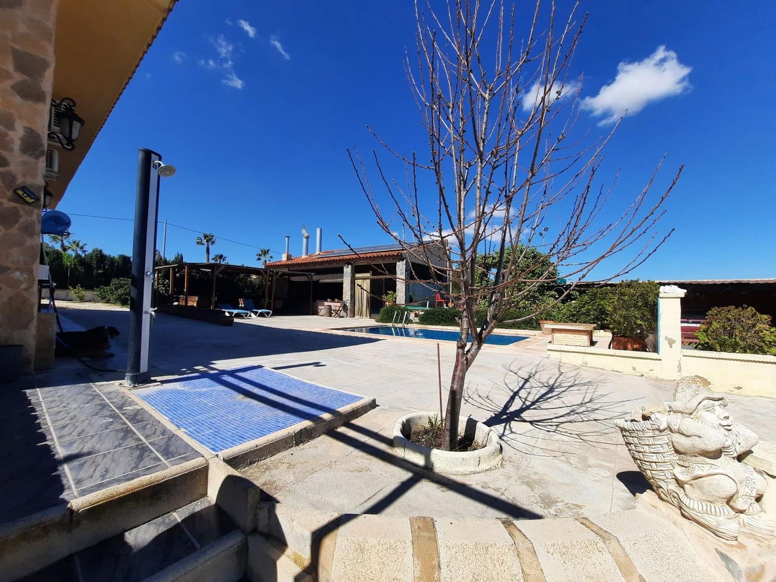 6 bedroom Villa for sale in Sax with pool garage - € 448,000 (Ref: 9698003)