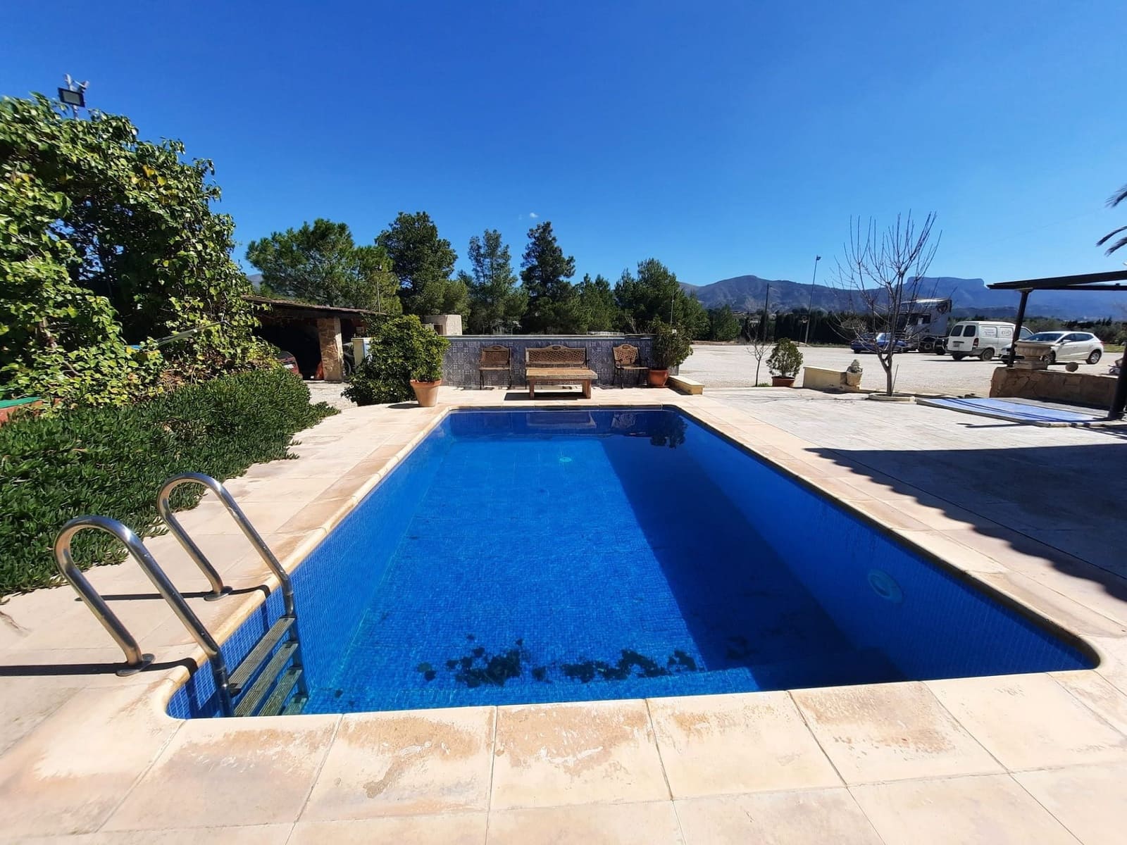 6 bedroom Villa for sale in Sax with pool garage - € 448,000 (Ref: 9698003)