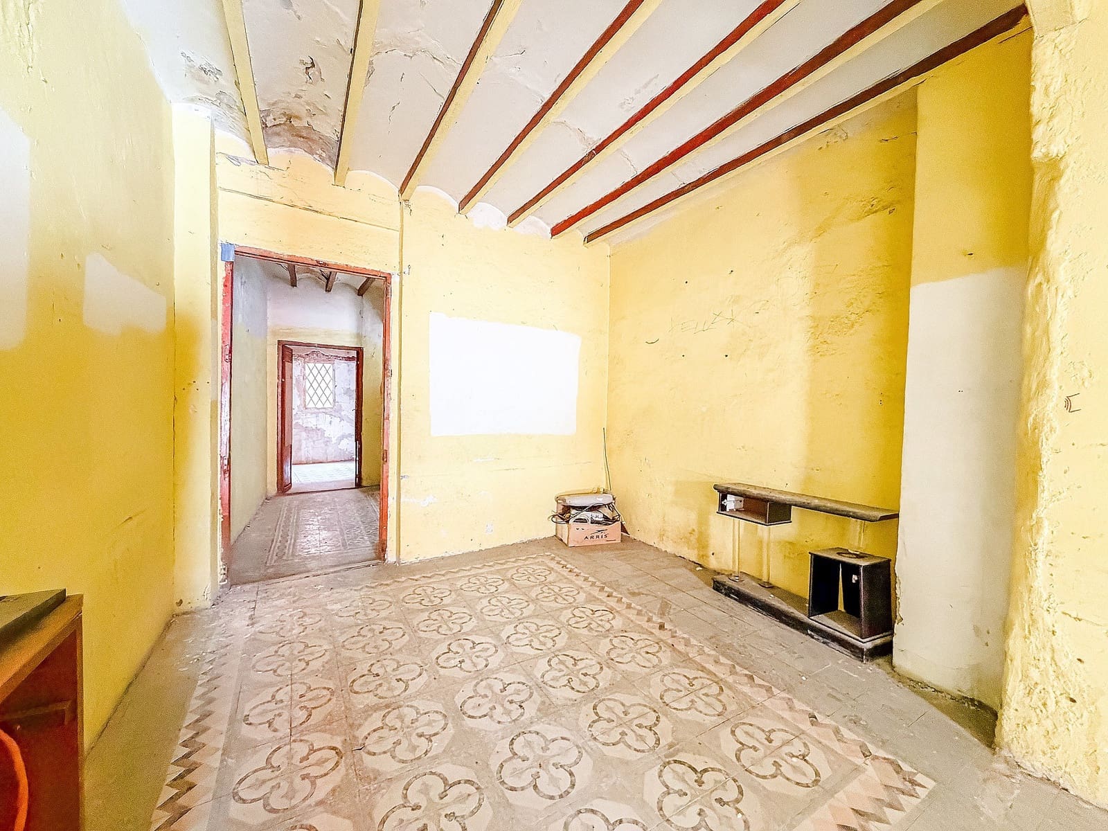 6 bedroom Townhouse for sale in Yecla - € 46,000 (Ref: 9698064)