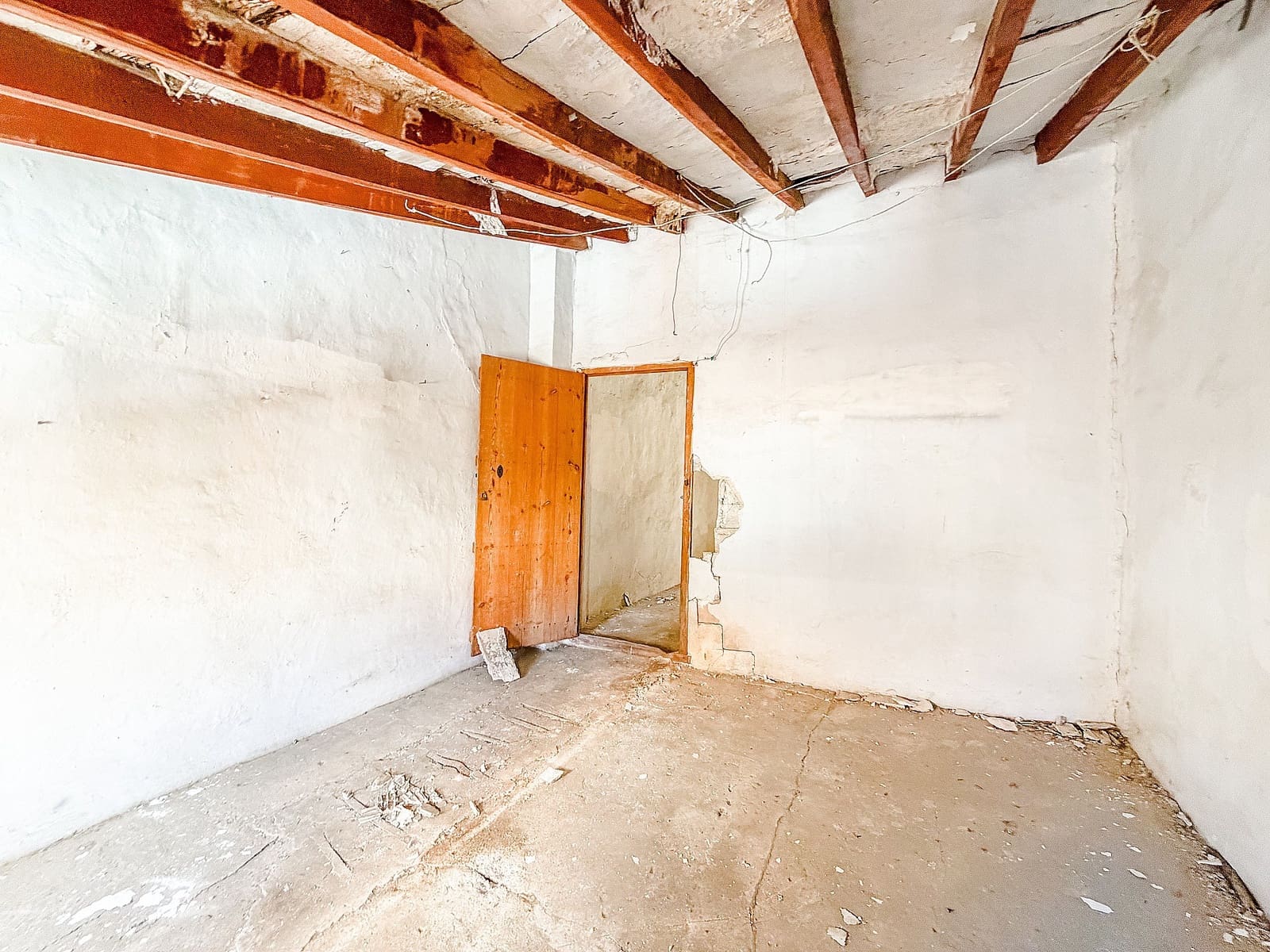 6 bedroom Townhouse for sale in Yecla - € 46,000 (Ref: 9698064)