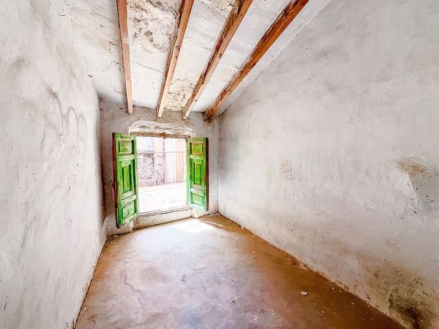 6 soveværelse Byhus til salg i Yecla - € 46.000 (Ref: 9698064)