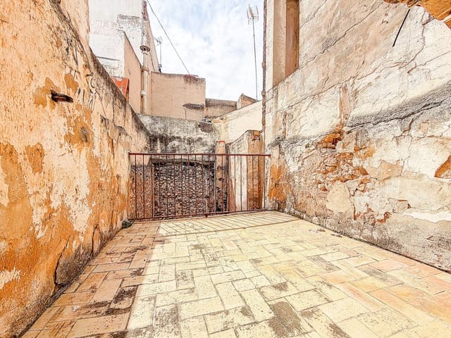 6 soveværelse Byhus til salg i Yecla - € 46.000 (Ref: 9698064)