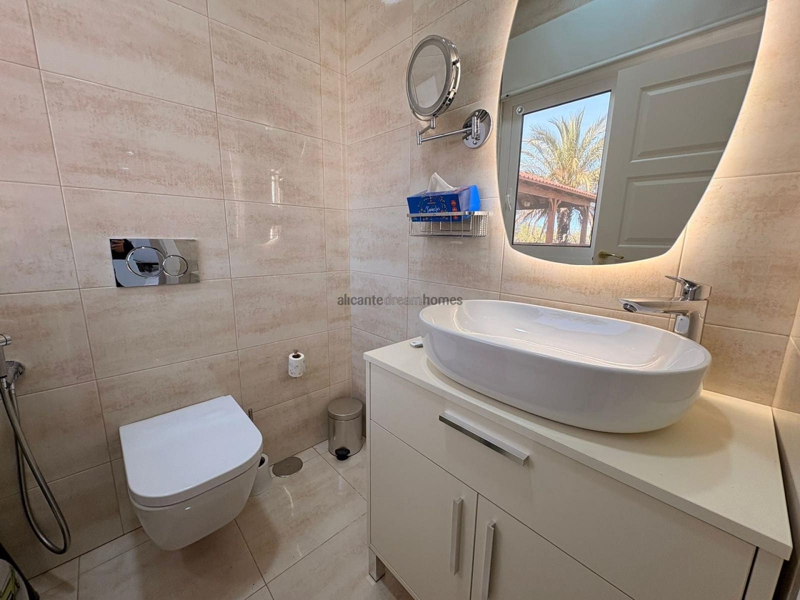 Chalet de 4 habitaciones en Pinoso en venta - 650.000 € (Ref: 9700389)