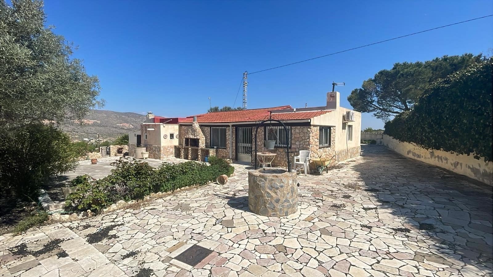 2 bedroom Villa for sale in La Romana with garage - € 125,000 (Ref: 9700390)