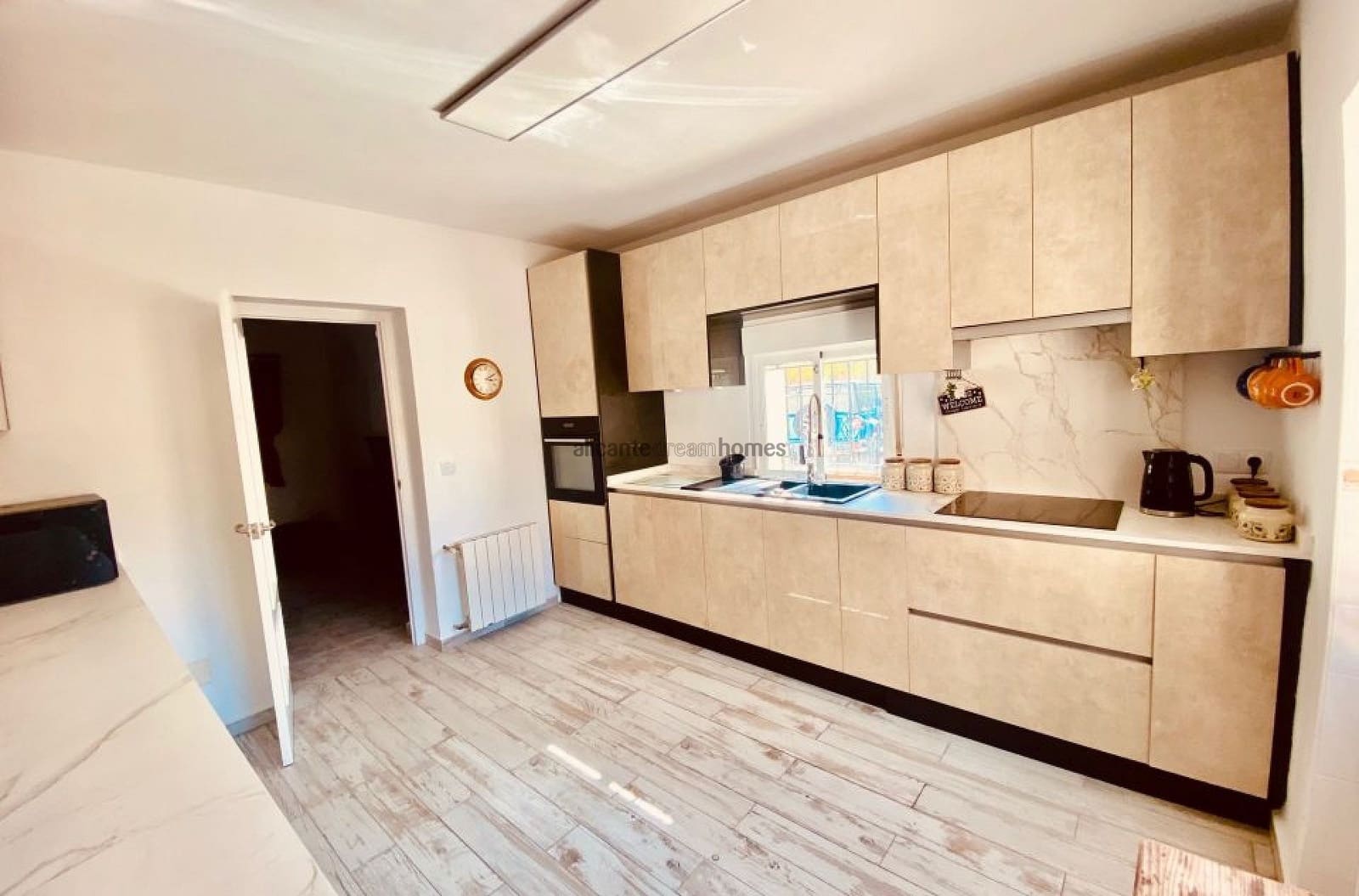 5 Zimmer Finca/Landgut zu verkaufen in El Canton mit Pool - 475.000 € (Ref: 9719418)