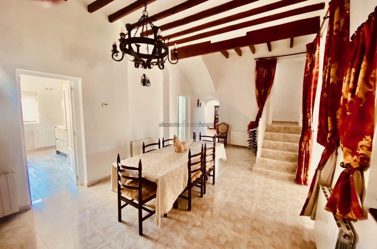 5 Zimmer Finca/Landgut zu verkaufen in El Canton mit Pool - 475.000 € (Ref: 9719418)