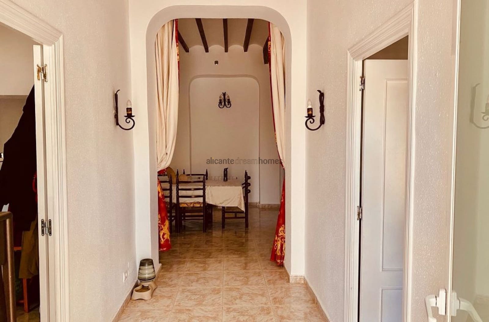 5 Zimmer Finca/Landgut zu verkaufen in El Canton mit Pool - 475.000 € (Ref: 9719418)