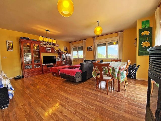 3 bedroom Apartment for sale in Pinoso with garage - € 120,000 (Ref: 9719420)