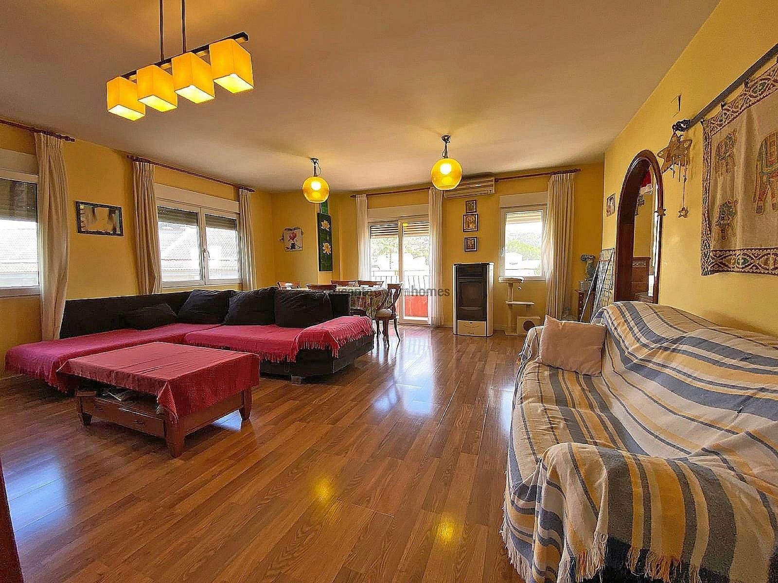 3 bedroom Apartment for sale in Pinoso with garage - € 120,000 (Ref: 9719420)