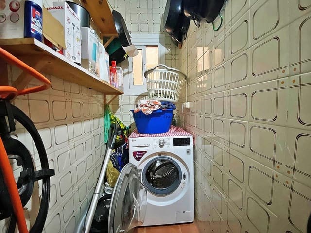 3 bedroom Apartment for sale in Pinoso with garage - € 120,000 (Ref: 9719420)