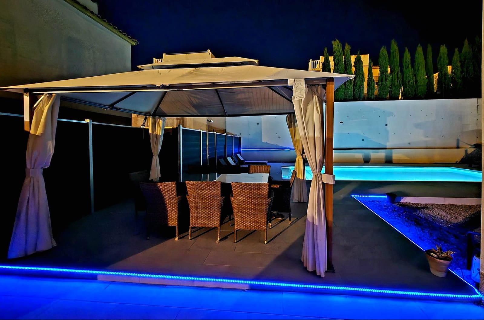 Chalet de 4 habitaciones en Castalla en venta con piscina - 285.000 € (Ref: 9723493)