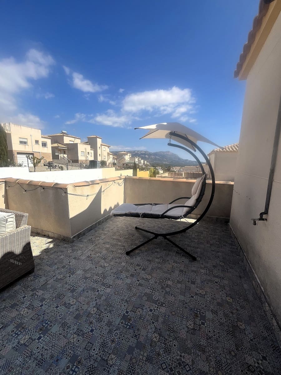 Chalet de 4 habitaciones en Castalla en venta con piscina - 285.000 € (Ref: 9723493)