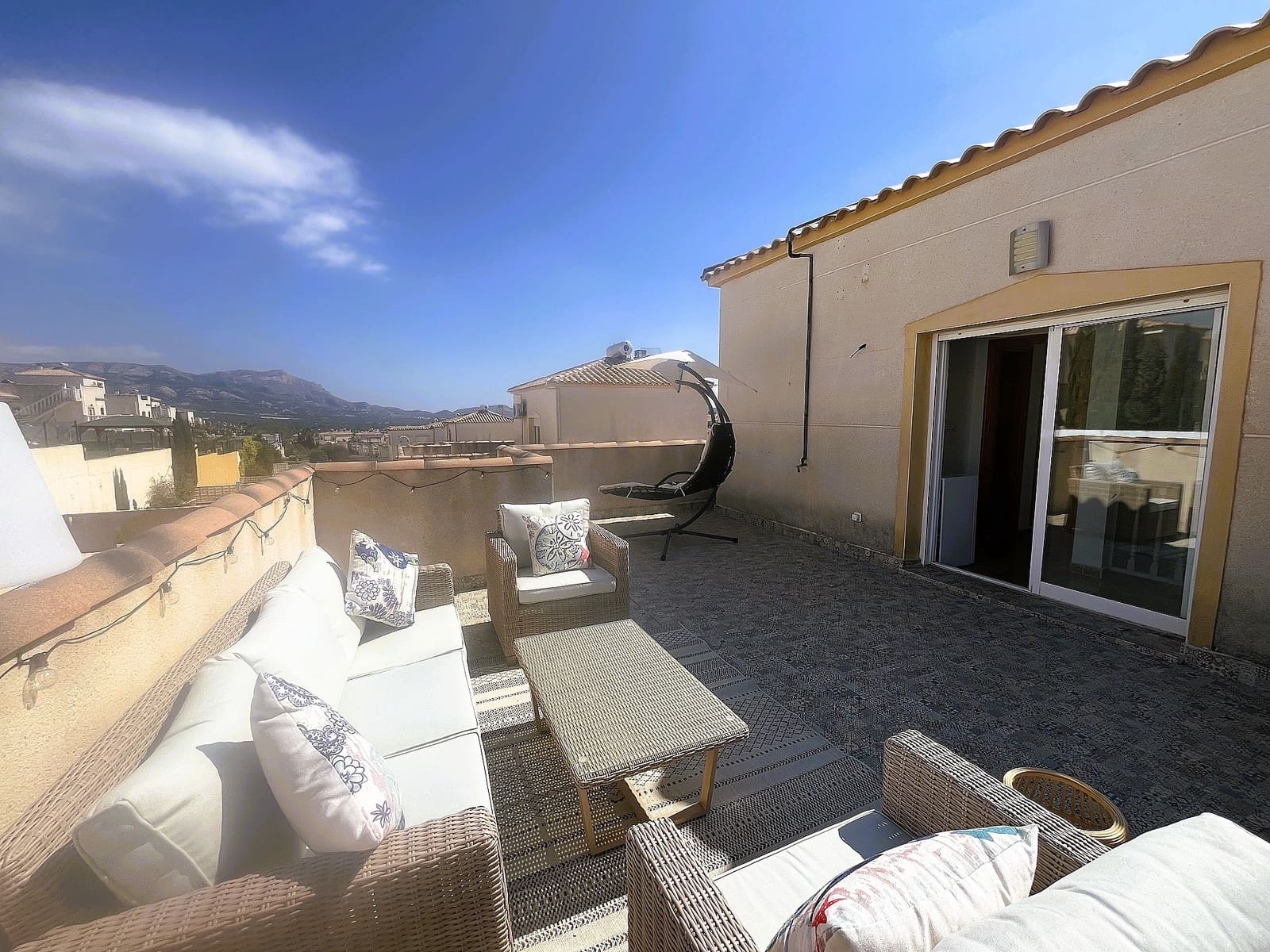 Chalet de 4 habitaciones en Castalla en venta con piscina - 285.000 € (Ref: 9723493)