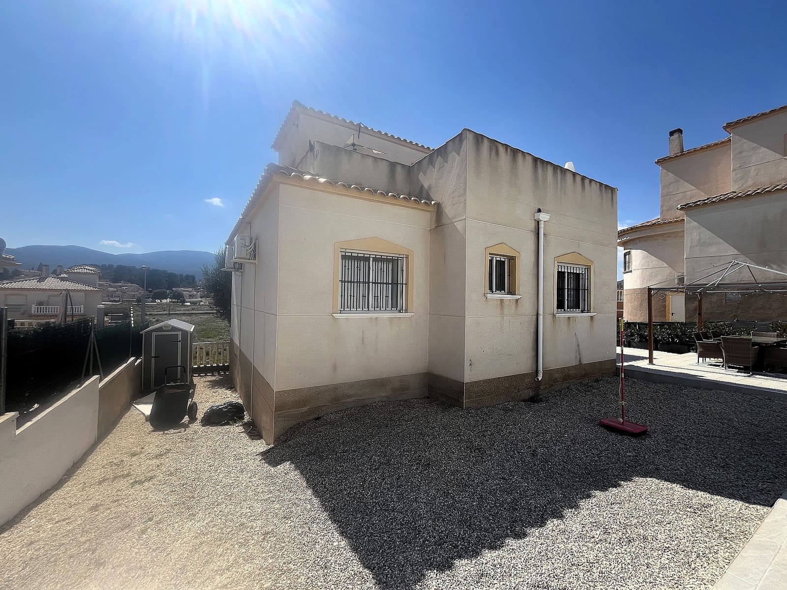 Chalet de 4 habitaciones en Castalla en venta con piscina - 285.000 € (Ref: 9723493)