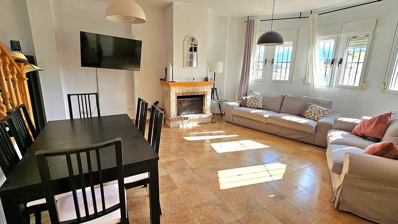 Chalet de 4 habitaciones en Castalla en venta con piscina - 285.000 € (Ref: 9723493)