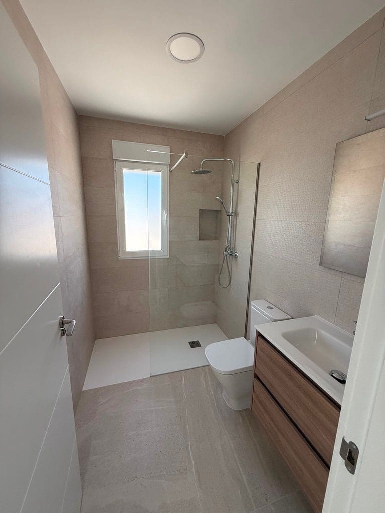 Chalet de 3 habitaciones en Pinoso en venta con piscina - 425.000 € (Ref: 9744040)