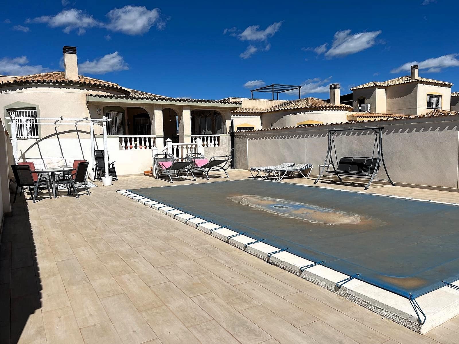 Chalet de 3 habitaciones en Castalla en venta con piscina garaje - 299.000 € (Ref: 9744041)