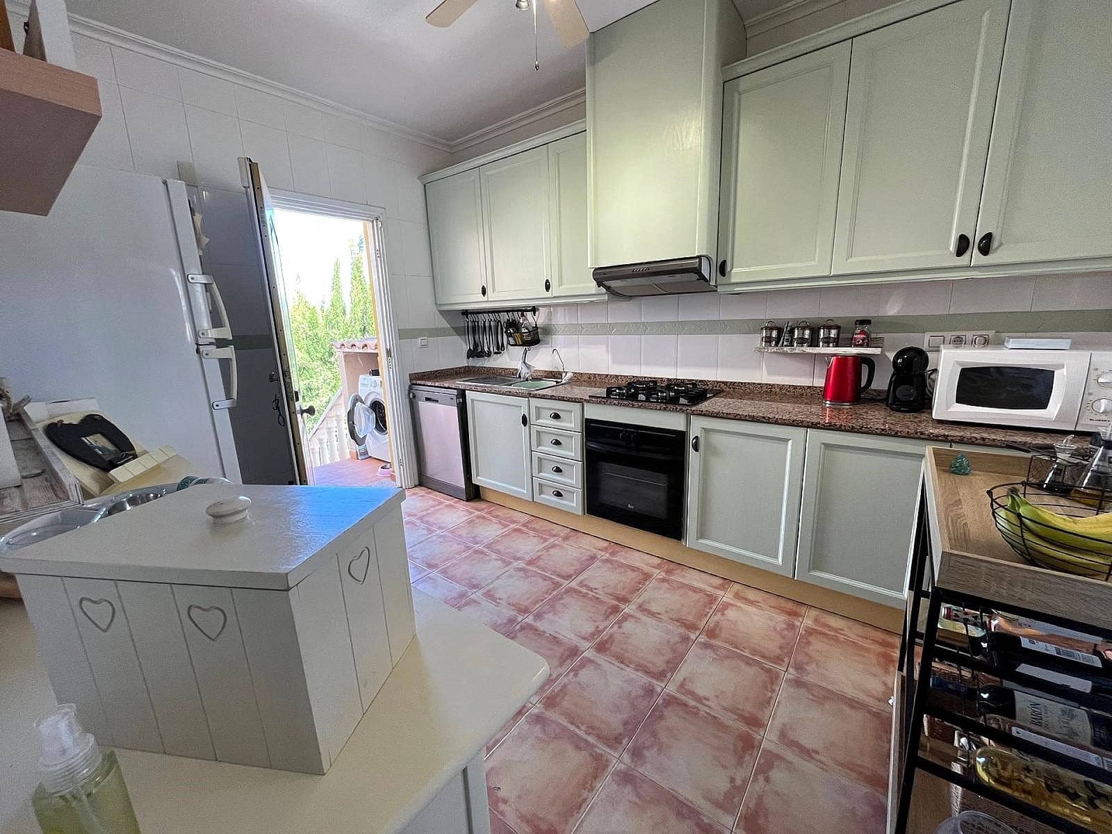 Chalet de 3 habitaciones en Castalla en venta con piscina garaje - 299.000 € (Ref: 9744041)