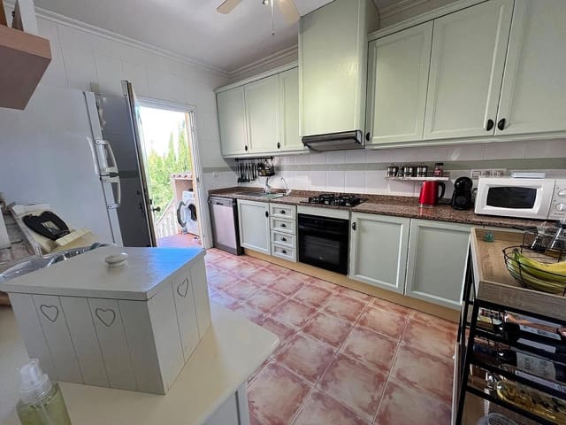 3 soveværelse Villa til salg i Castalla med swimmingpool garage - € 299.000 (Ref: 9744041)