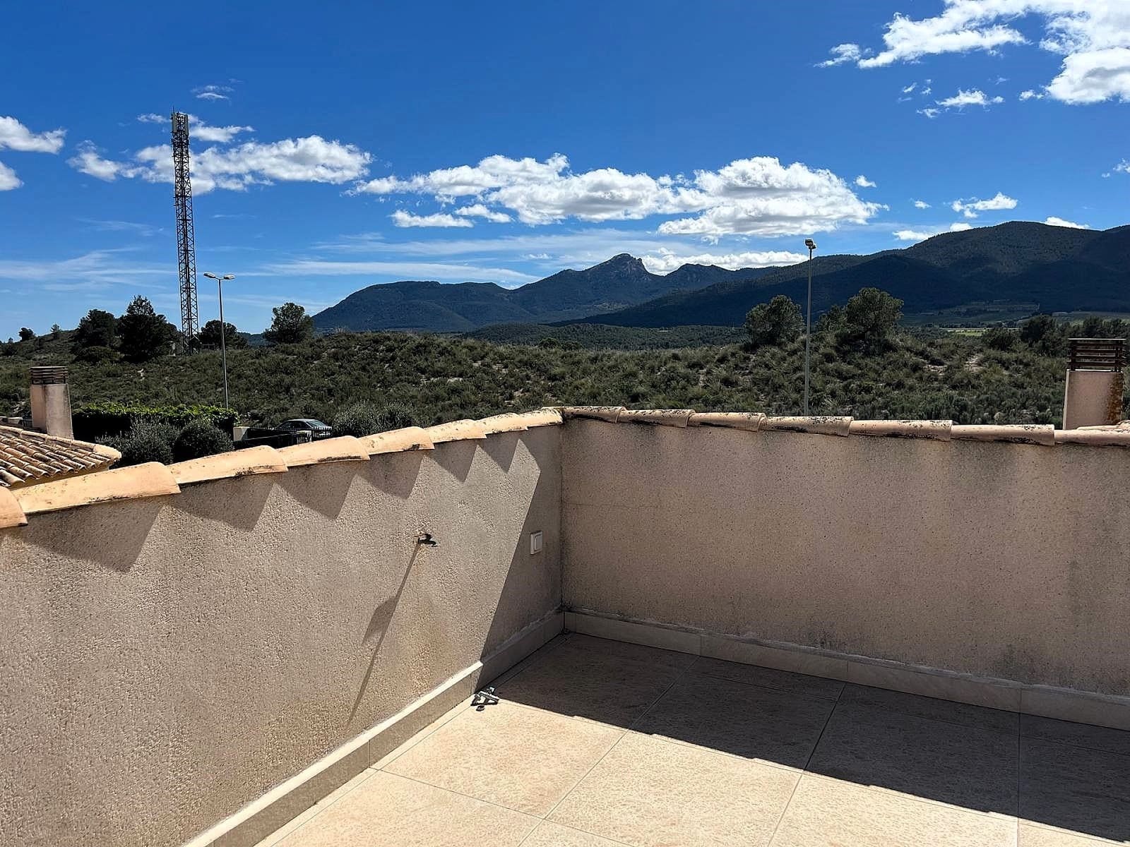 Chalet de 3 habitaciones en Castalla en venta con piscina garaje - 299.000 € (Ref: 9744041)